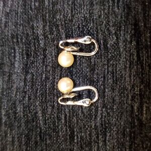 Vintage CROWN TRIFARI Faux WHITE Pearl Clip On Earrings